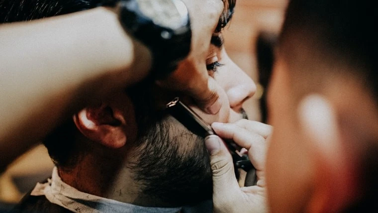 Traditional Straight Razor Shave